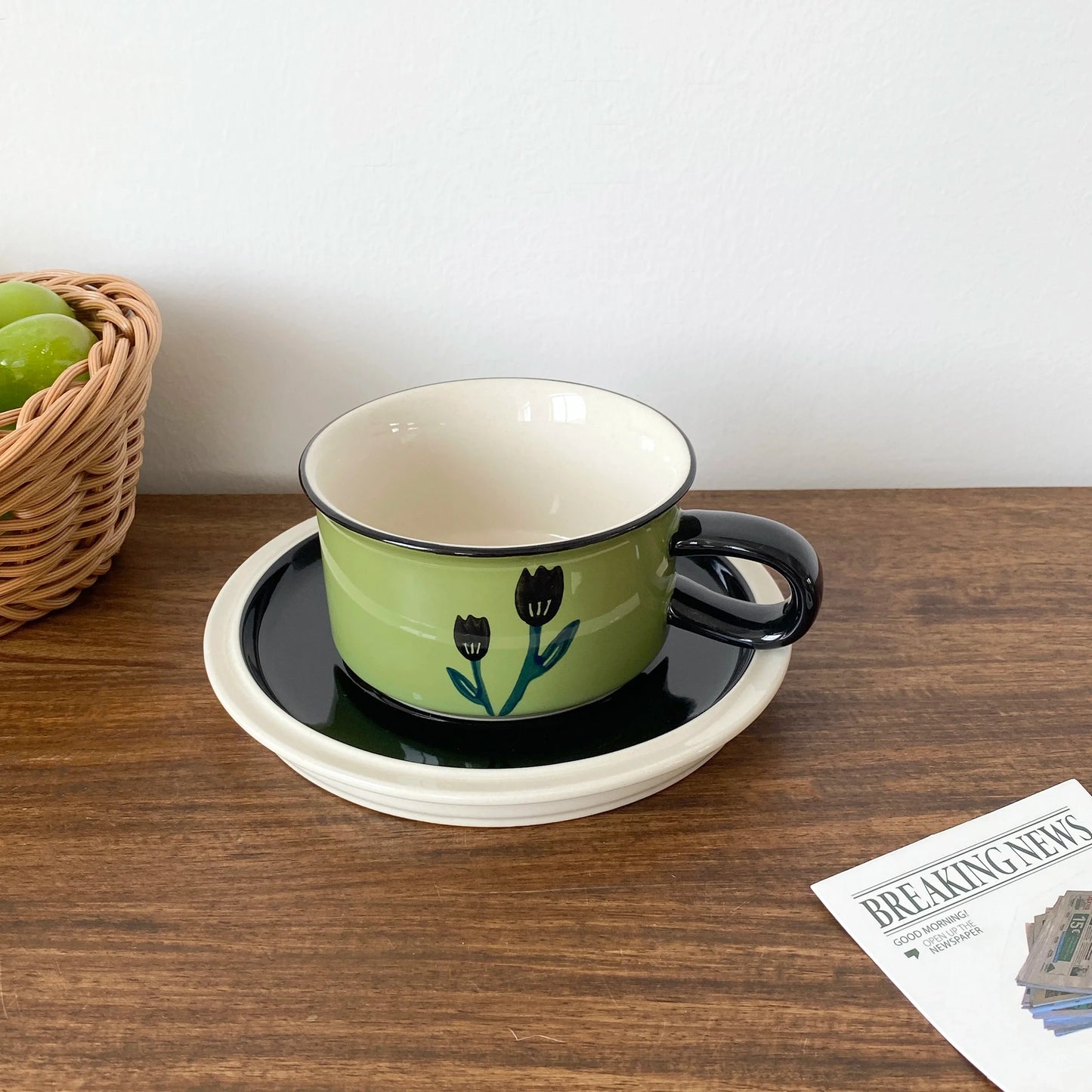 1Set Mid-Century Style Hand-Painted Flower Pattern Ceramic Cup and Saucer, High-End Exquisite Coffee Cup and Saucer, Suitable for Home Decoration, Home Drinking Water, Home Daily Use, Party, Breakfast Milk Cup, Afternoon Tea