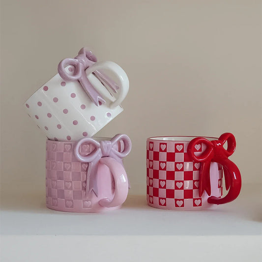1Pc Bow Handle Heart Ceramic Mug, Creative Bow Handle Design Checkerboard Pattern Mug Coffee Cup, Suitable for Home Decoration, Daily Drinking Water, Breakfast Milk, Afternoon Tea Coffee, Coffee Shop Latte Flower Cup, Exquisi